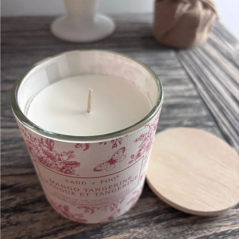 Sand + Fog Mango Tangerine Candle with Wooden Lid - Picture 2 of 2